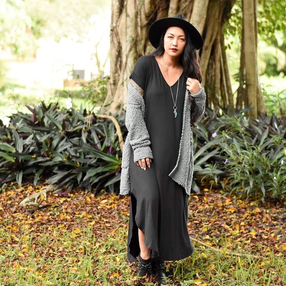 Short Sleeve Black Maxi Dress - Picture 3 of 4
